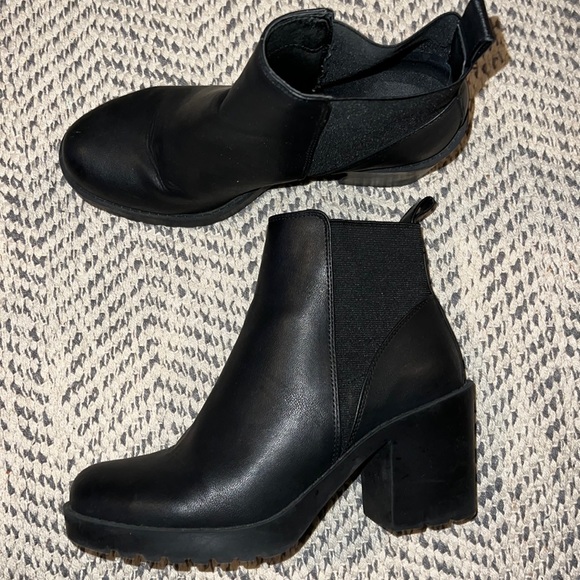 H&M Dividend Booties - Picture 2 of 2